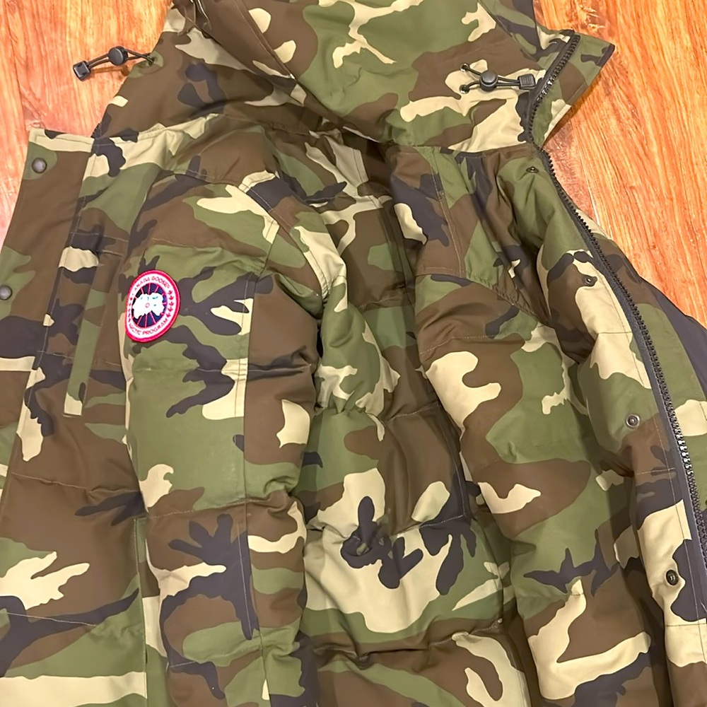 CANADA GOOSE CAMO MENS M JACKET WILL NEGOTIATE